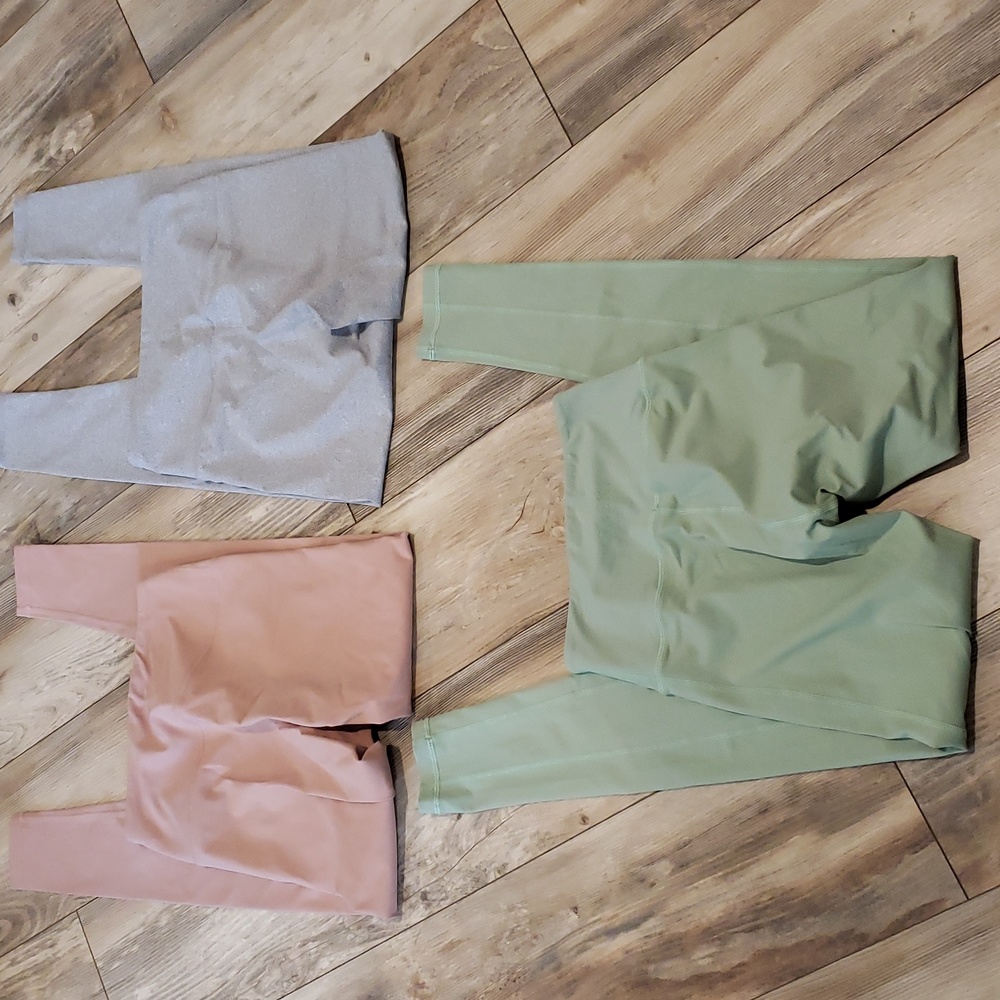 Bundle of 3 Saski leggings size Small